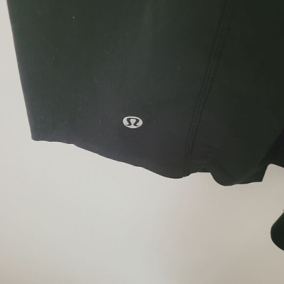 Lululemon Run a Marathon Singlet in Black - Picture 3 of 8